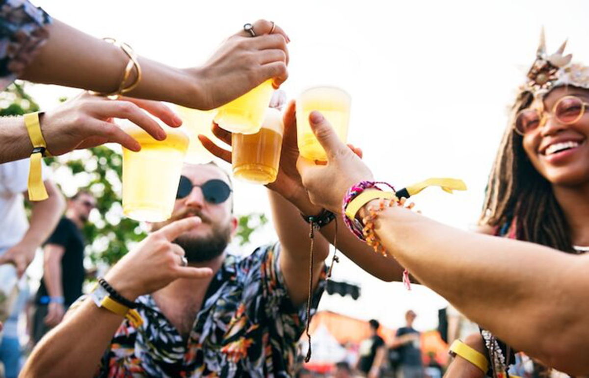 Carnaval: Psicólogo alerta sobre “Sazonal Binge Drinking”, prática de consumir grandes quantidades de álcool em curto período de tempo