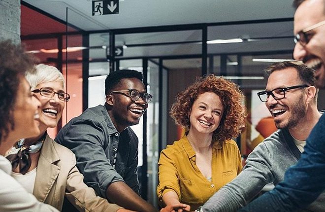 Março, o mês da felicidade: como o Bem-Estar no trabalho vira estratégia para o sucesso corporativo