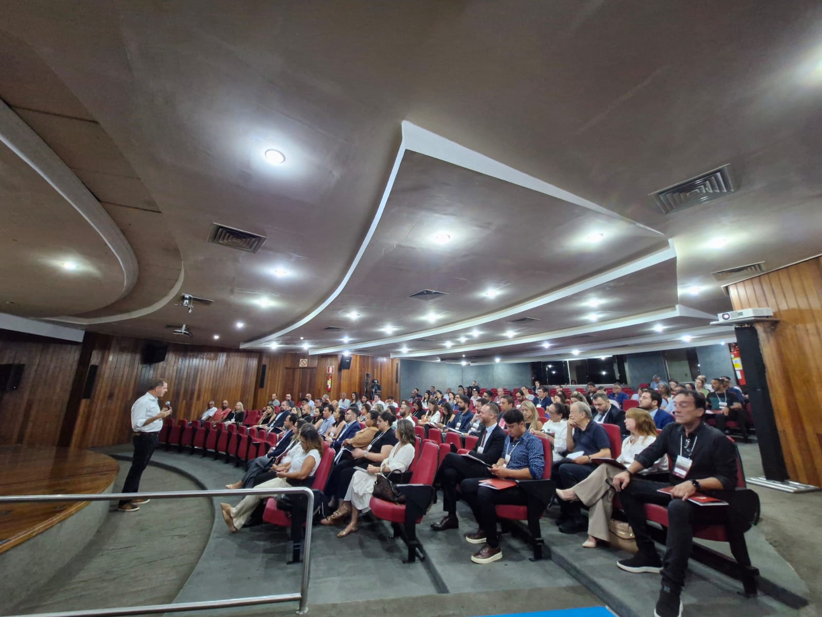 Encontro Técnico da AMIG reúne municípios mineradores para debater os impactos da Reforma Tributária na gestão municipal