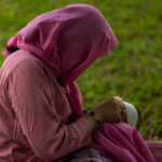 Família afegã deportada por Trump tenta recomeçar no Brasil com bebê