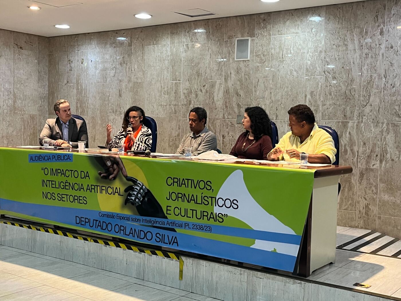 Disputa pelo direito autoral na era da inteligência artificial