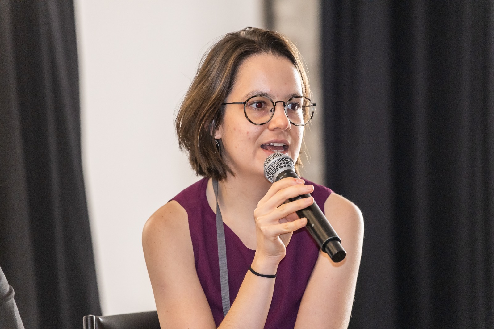 Pesquisadora alerta para aumento do risco de desinformação nas eleições de 2026 com uso de IA