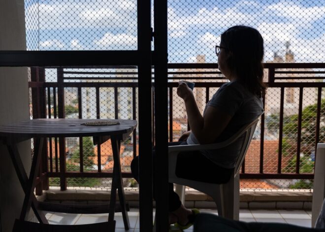 INSS enfrenta crise de recursos humanos com 56% de servidores perdidos e aumento na fila de pedidos