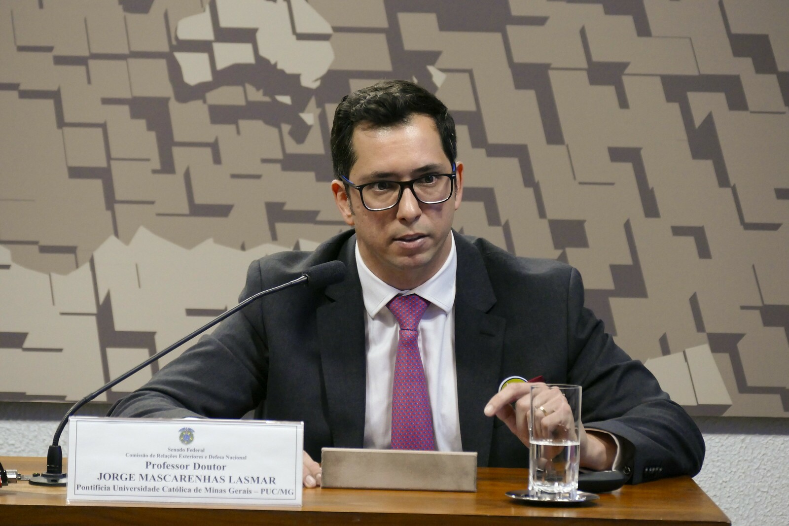 Rotular PCC e CV como ‘organizações terroristas’ teria maior impacto na economia e política do que simplesmente chamar de facções.