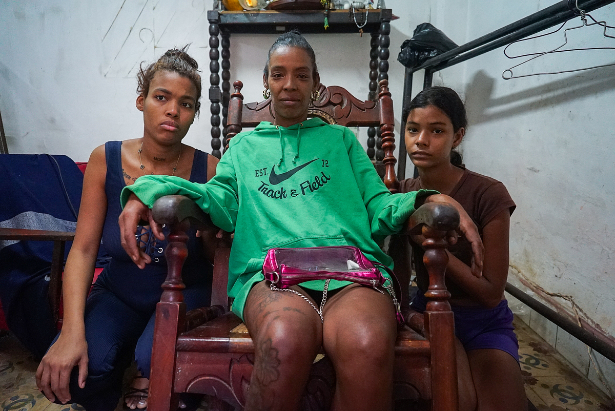 ‘Crise em Cuba: Mulheres sofrem com bloqueios dos EUA e apagões’