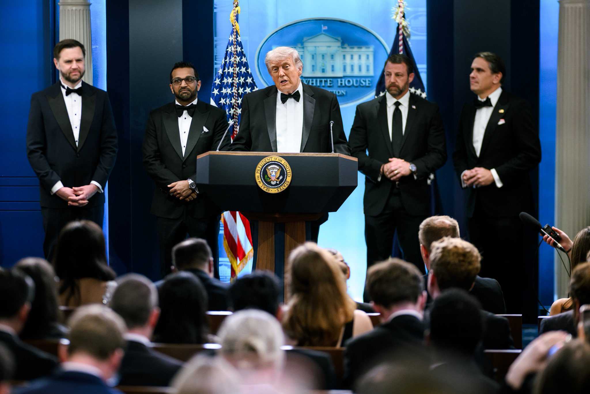 Apoio a Trump despenca em território americano