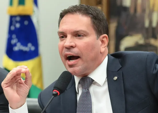 Foragido brasileiro Alexandre Ramagem estabelece negócio nos Estados Unidos