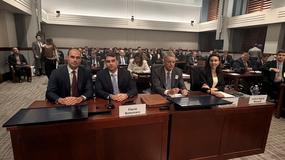 Especialista descarta efeitos do discurso de Flávio Bolsonaro nos Estados Unidos