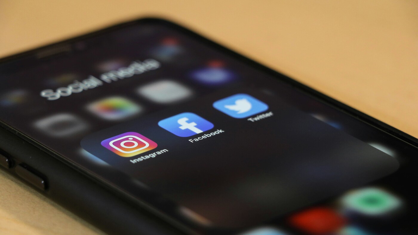 Meta mobiliza influenciadores para fomentar discussão sobre segurança infantil nas redes sociais