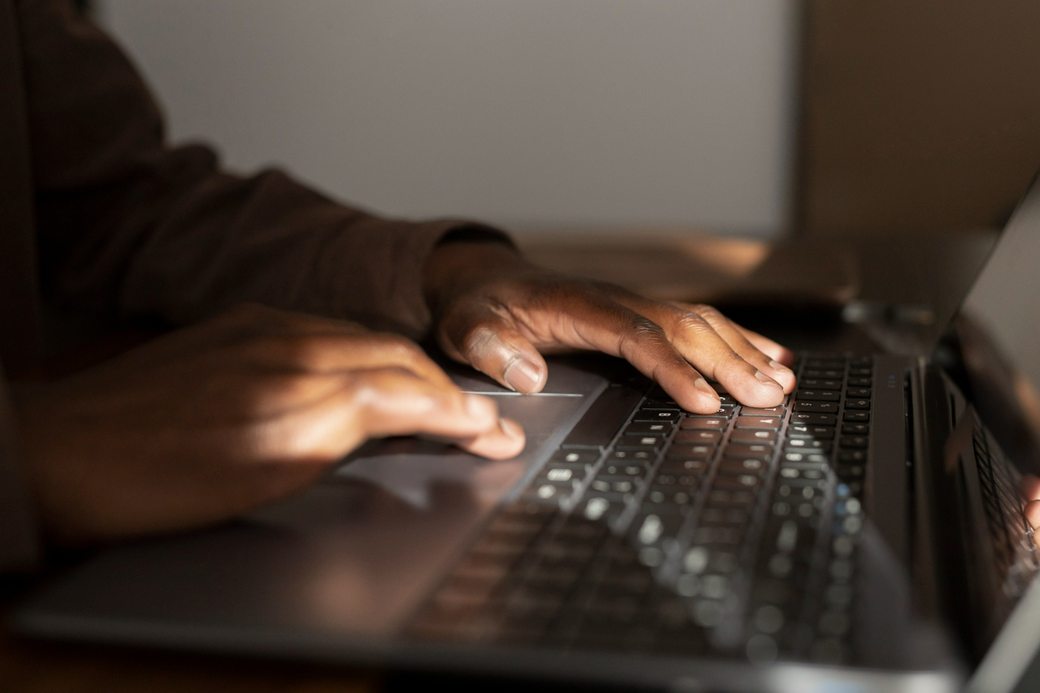Ativos nas Redes em 2026, Alvos de Investigação por Desinformação e Tentativa de Golpe